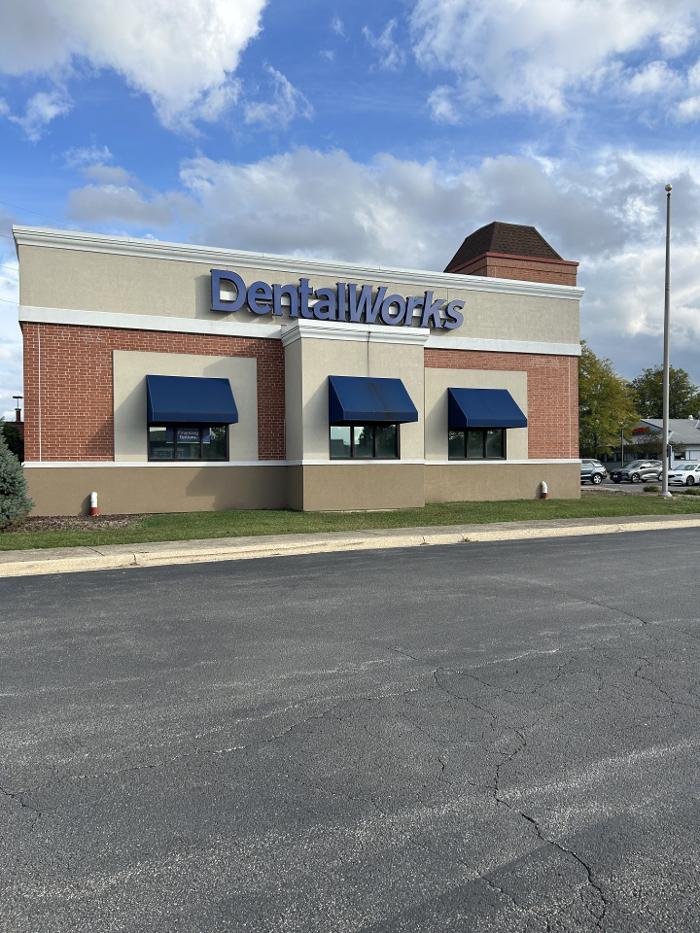 DentalWorks &amp; Orthodontics Aurora Logo