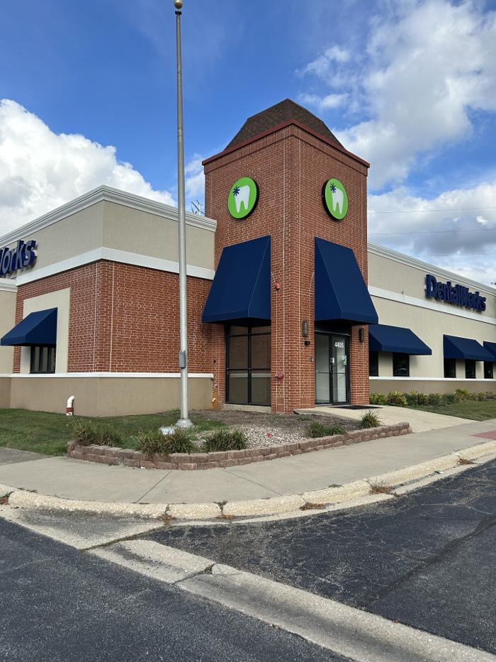 DentalWorks & Orthodontics Aurora Image