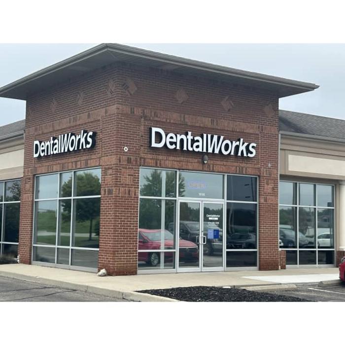 DentalWorks &amp; Orthodontics Polaris Logo