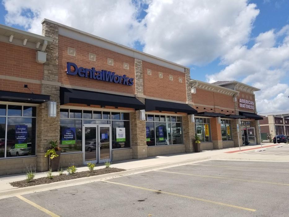 DentalWorks &amp; Orthodontics Elgin Logo