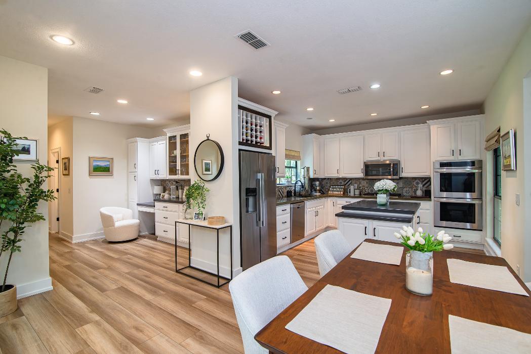 M Leonard Design Image