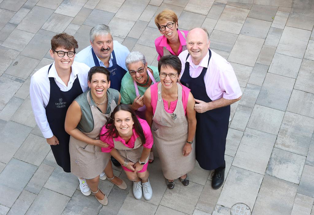 Schwertführer & Schwertführerinnen, Hauptstraße in Sooß