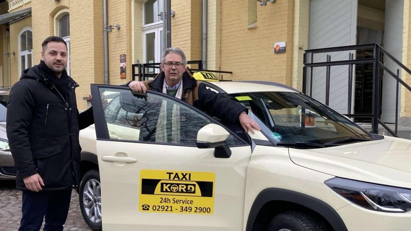 Taxi Kord, Am Bahnhof in Lippetal
