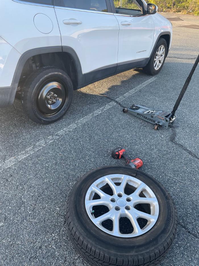 Lous Roadside Services - Brockton, MA