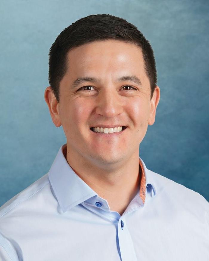 Orthopedic hip and knee doctor: Philip Huang, DO Logo