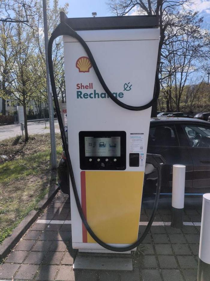 Shell Recharge Charging Station, Auerbachstraße in Berlin