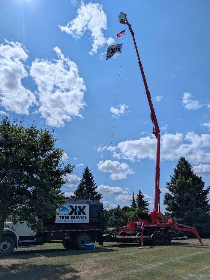 K N K Tree Service, LLC Image