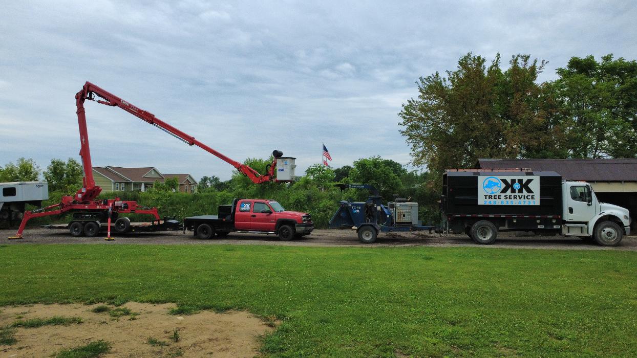 K N K Tree Service, LLC Image
