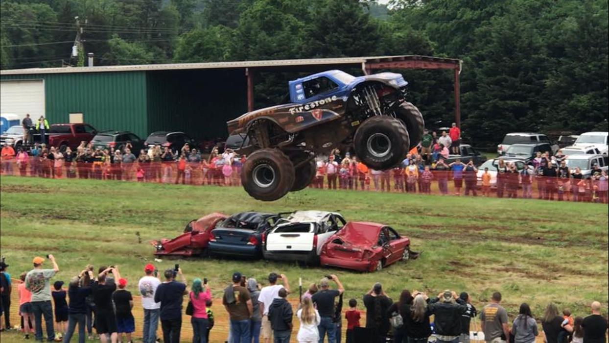 University Tire and Auto Centers - Orange Image