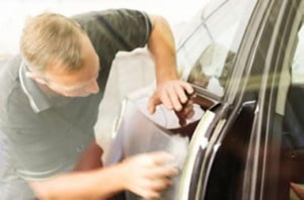 EZ CUSTOMS PAINT AND BODY - Montclair, CA