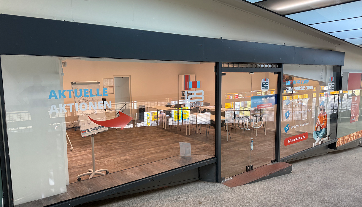 123 FAHRSCHULE Berlin-Zehlendorf, Ladenstraße in Berlin