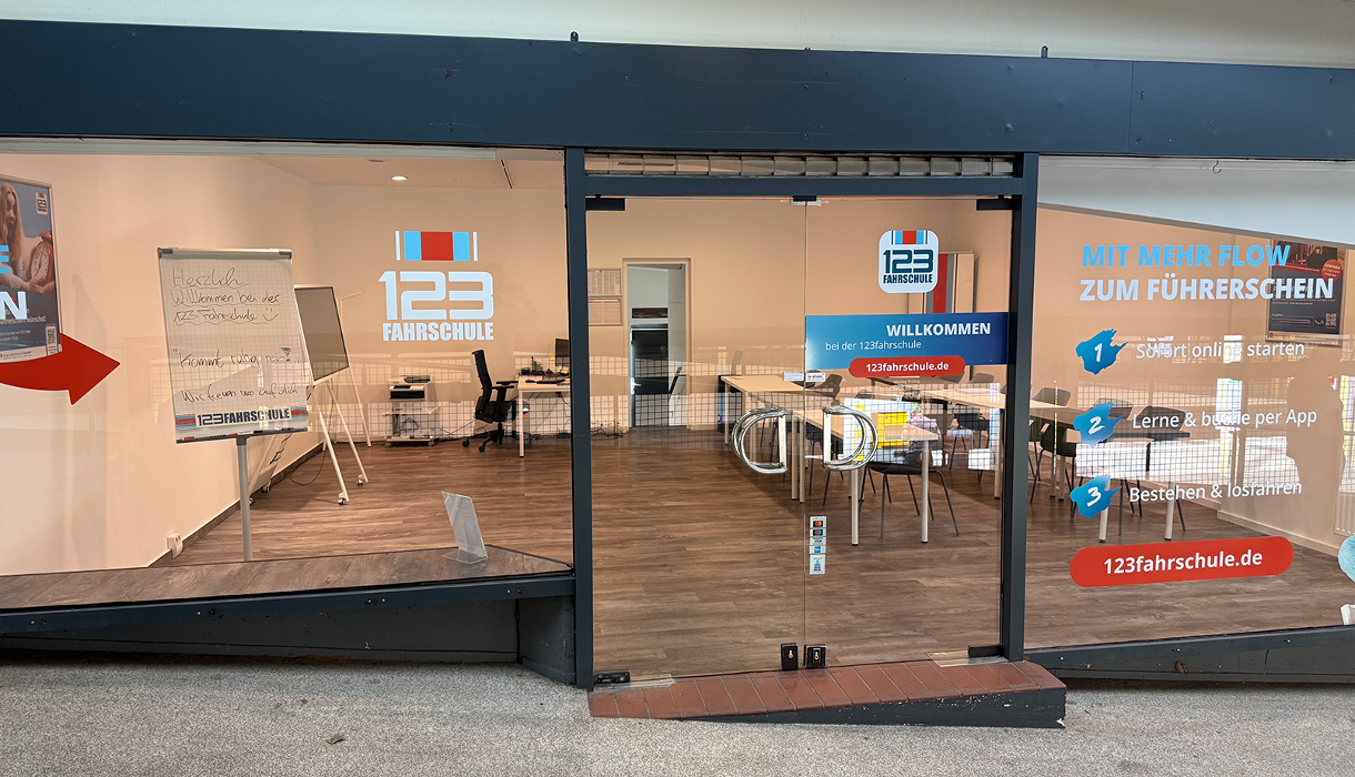 123 FAHRSCHULE Berlin-Zehlendorf, Ladenstraße in Berlin