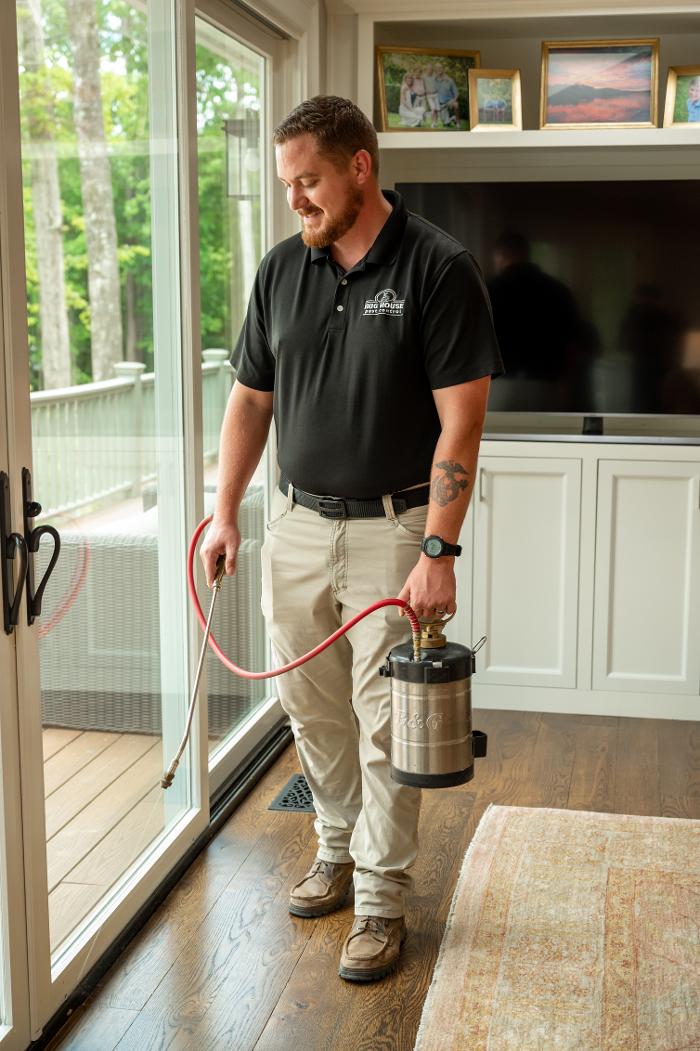 Bug House Pest Control - Milledgeville Image