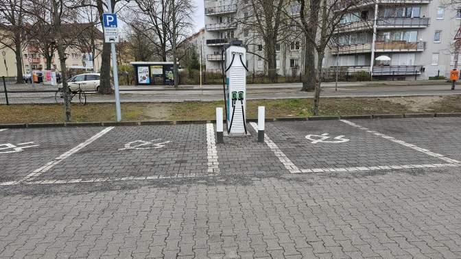 Shell Recharge Charging Station, Emmentaler Straße in Berlin