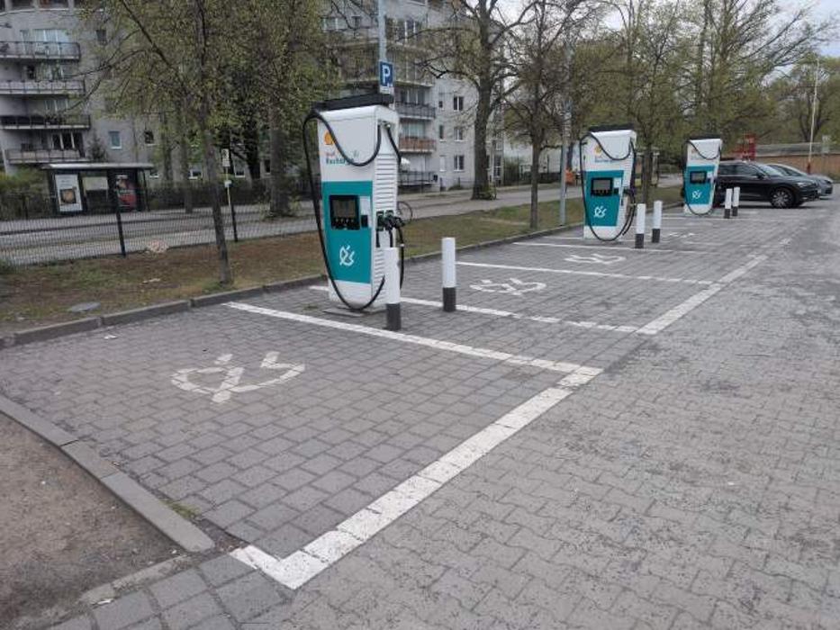 Shell Recharge Charging Station, Emmentaler Straße in Berlin