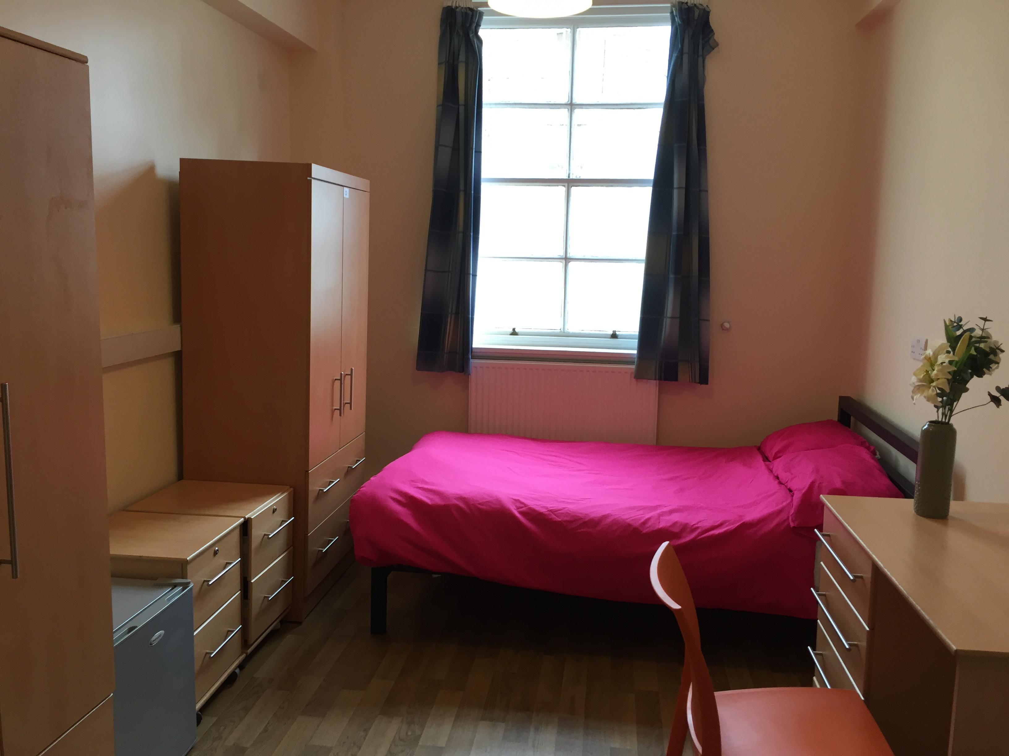 Bowden Court (Notting Hill) London 020 3911 5642