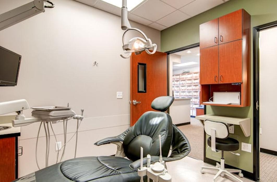 Perfect Teeth Dental - Castle Rock Logo