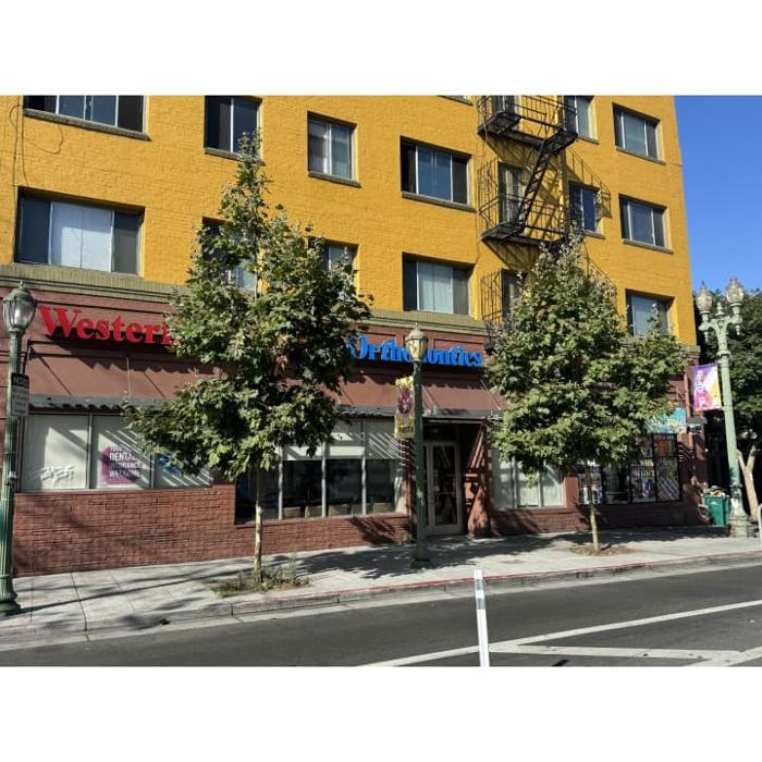 Western Dental &amp; Orthodontics Logo