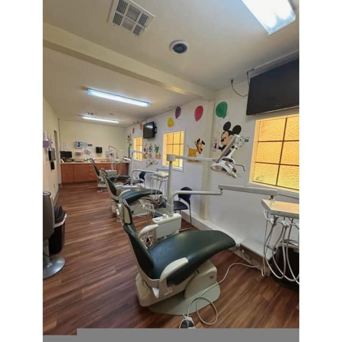 Western Dental Kids Logo