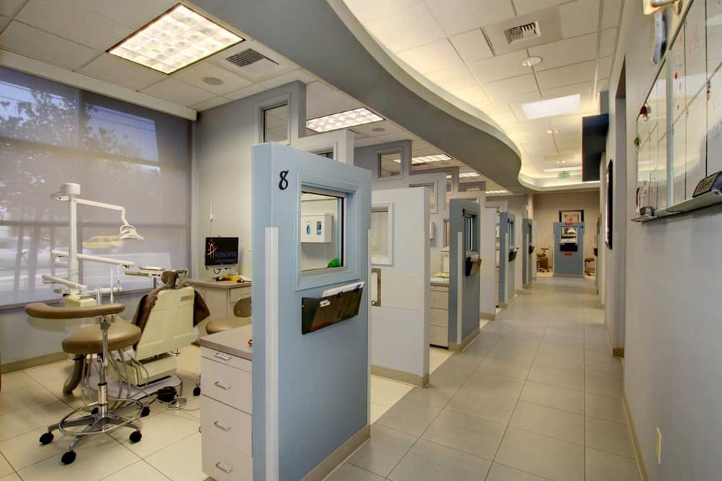 Western Dental &amp; Orthodontics Logo