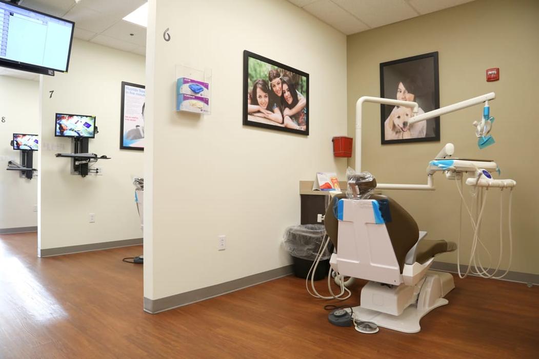 Brident Dental &amp; Orthodontics Logo