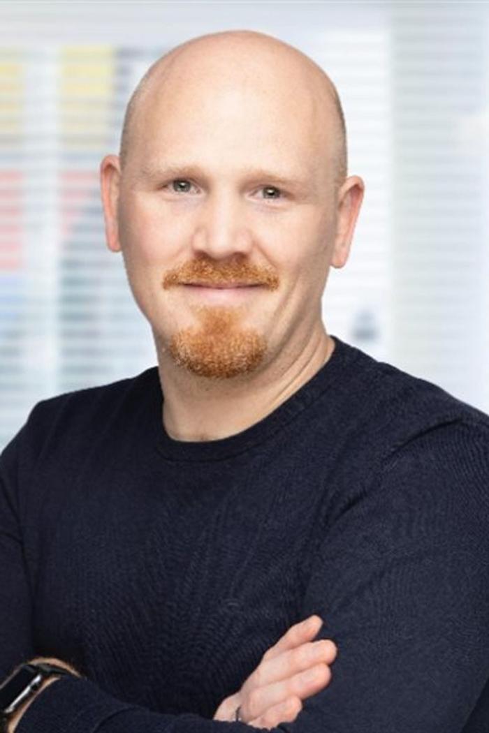 ERGO Geschäftsstelle Julian Stiller, Husumer Straße in Schuby