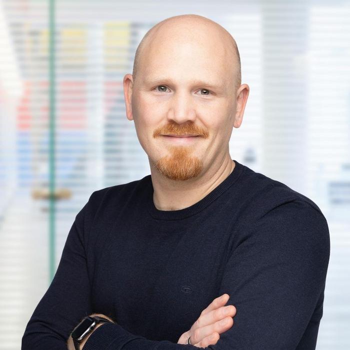 ERGO Geschäftsstelle Julian Stiller, Husumer Straße in Schuby