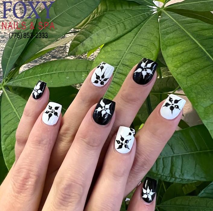 Foxy Nails Image