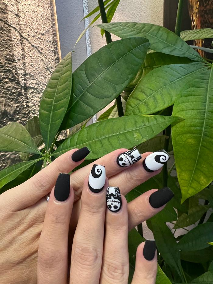 Foxy Nails Image