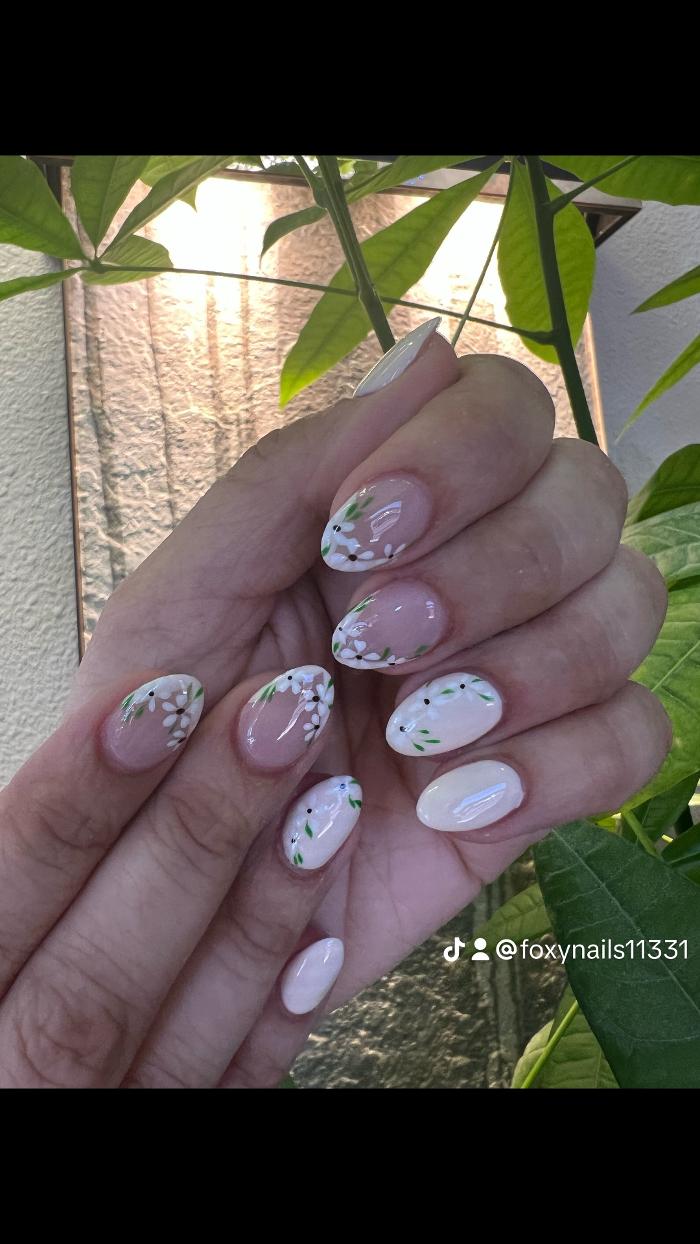 Foxy Nails Image