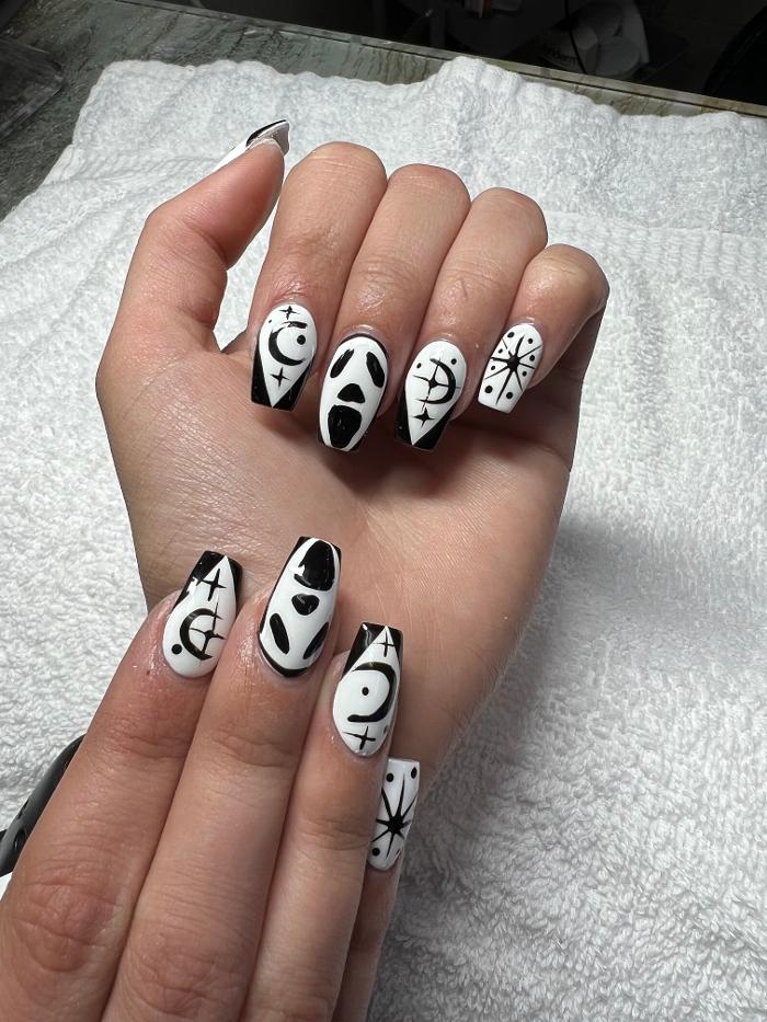 Foxy Nails Image