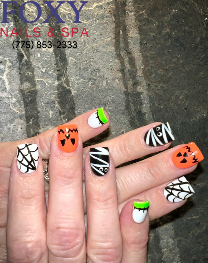 Foxy Nails Image