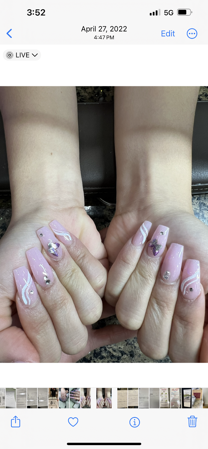 Foxy Nails Image