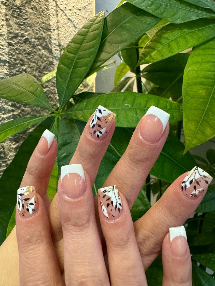 Foxy Nails Image