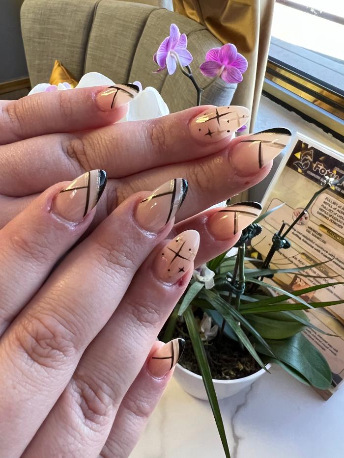 Foxy Nails Image