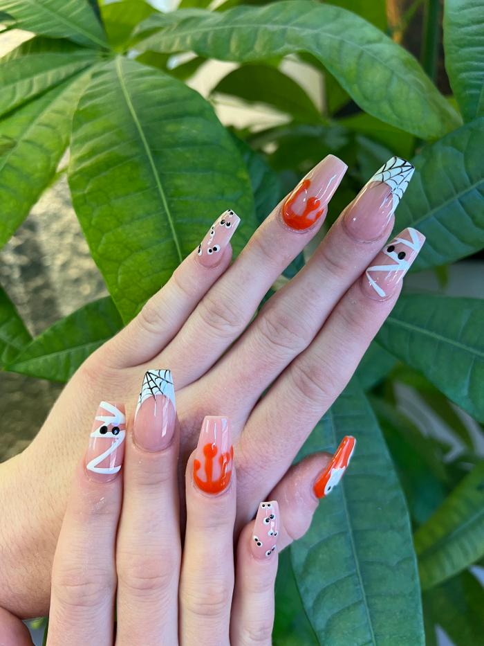Foxy Nails Image