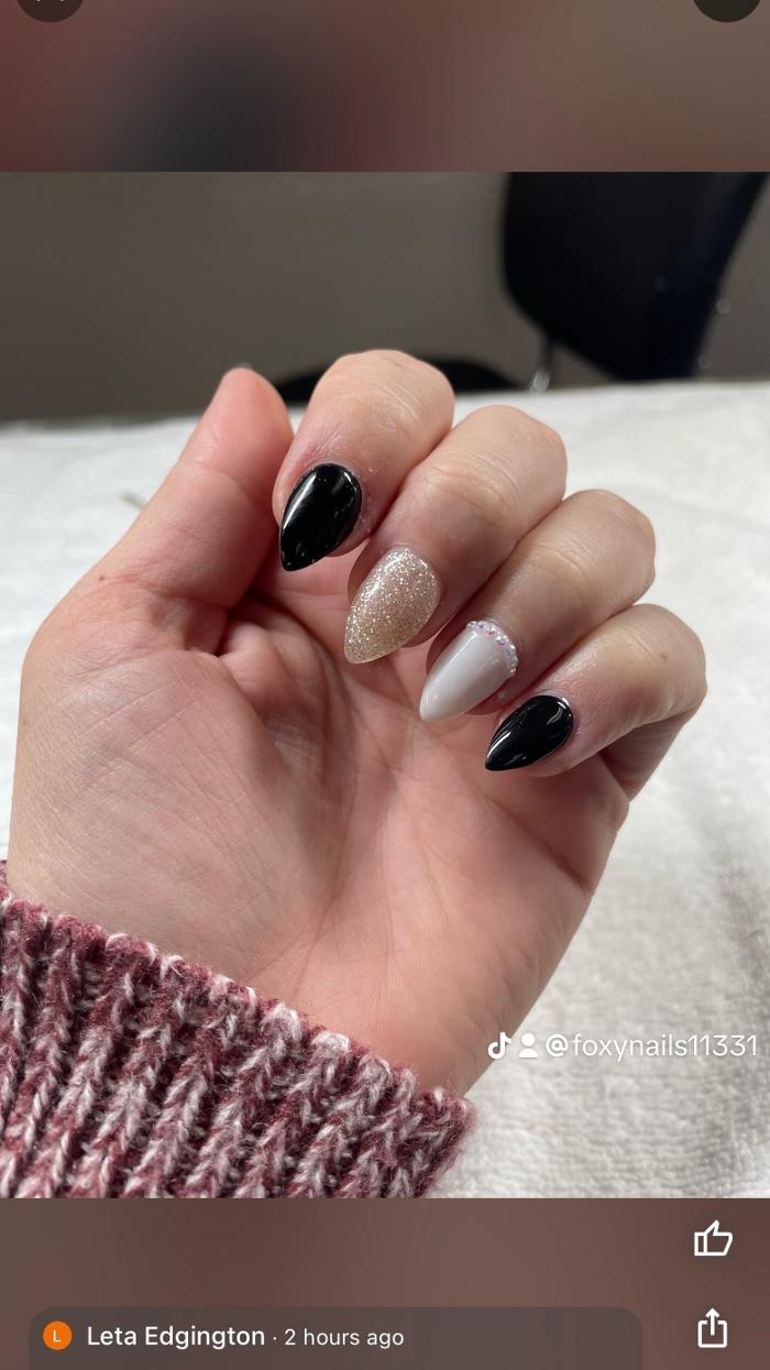 Foxy Nails Image