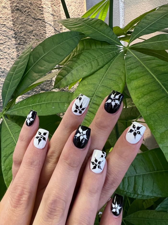 Foxy Nails Image