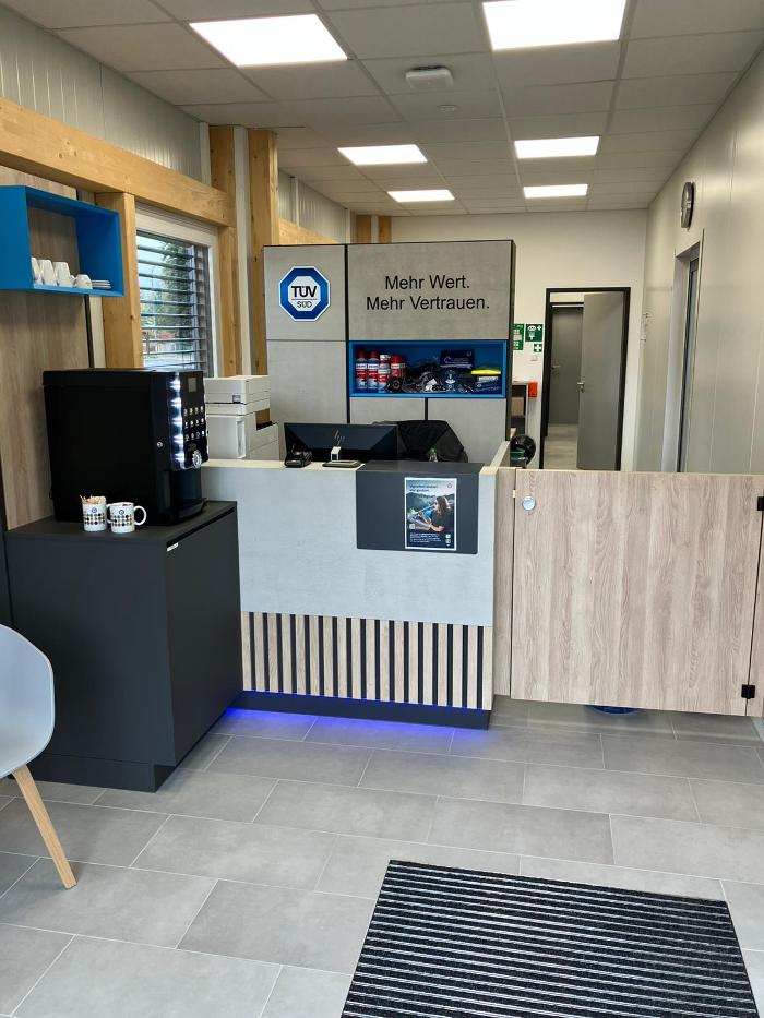 TÜV SÜD Service-Center Wertingen, Gottmannshofer Straße in Wertingen