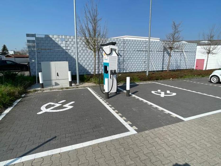 Shell Recharge Charging Station, Siemensstraße in Reilingen
