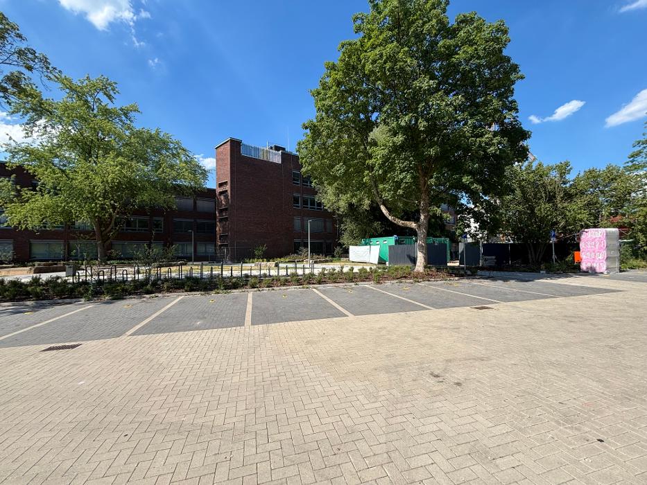 ampido Parkplatz, Hansaallee in Düsseldorf