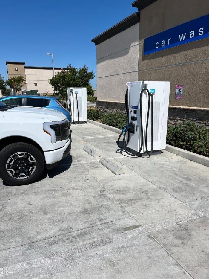 bp pulse Charging Station Image