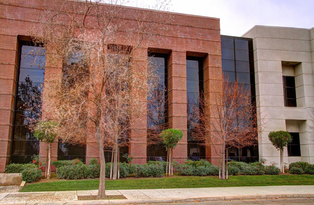 Grossman Law Offices Logo