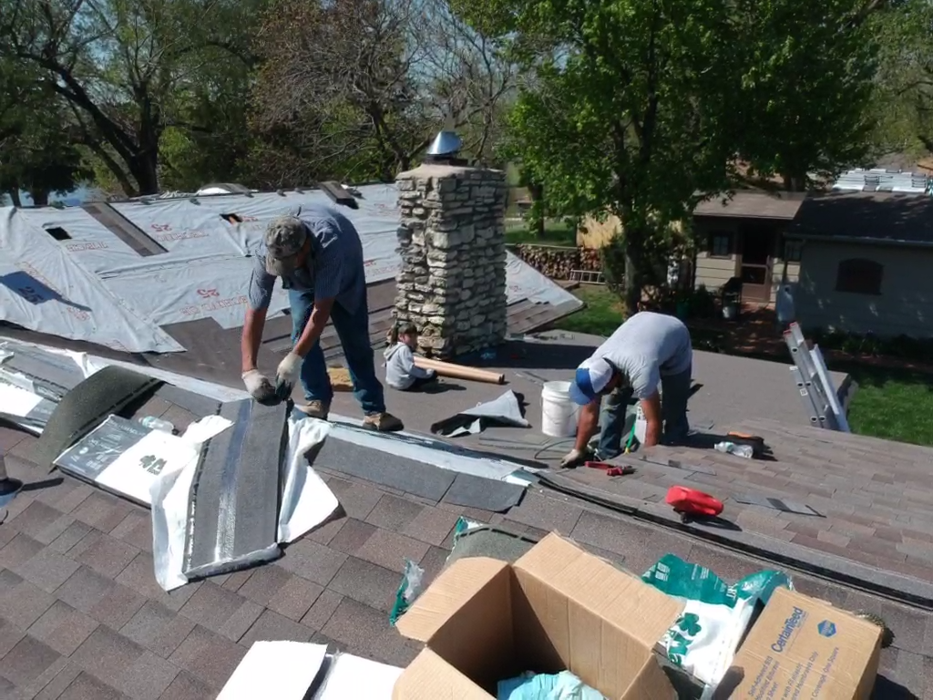 Shull Roofing Image