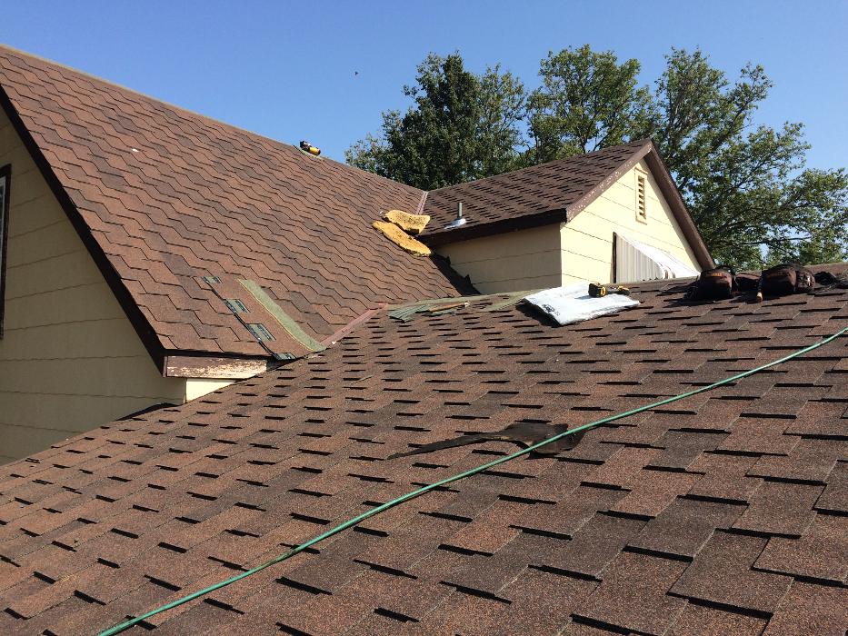 Shull Roofing Image
