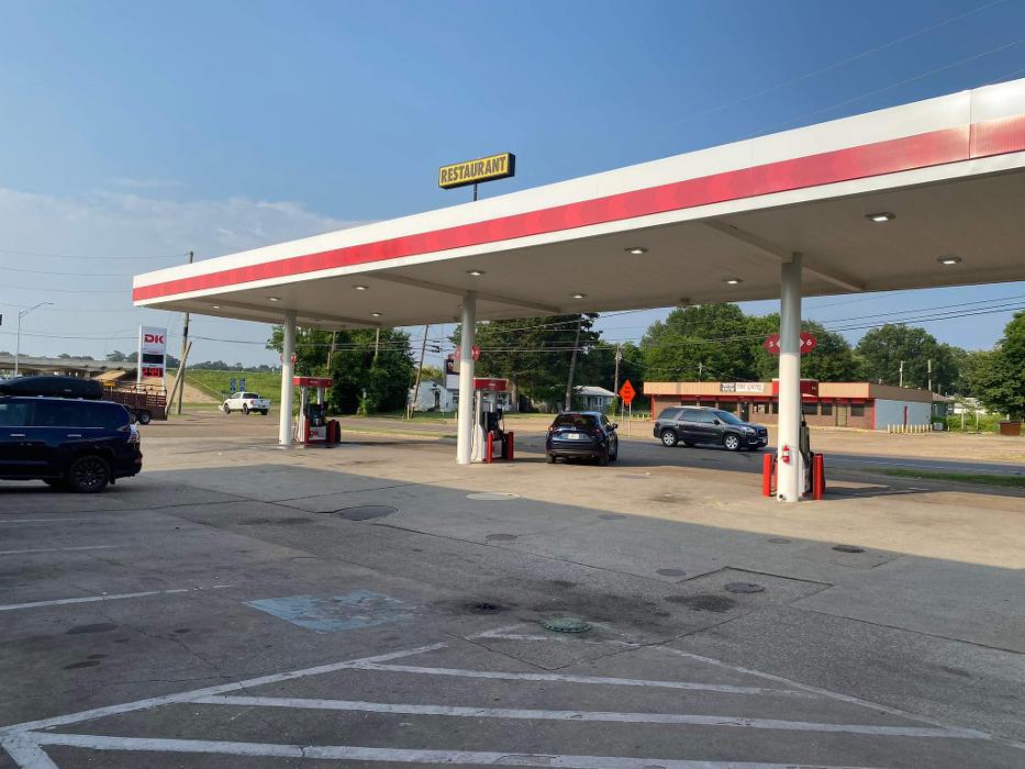 DK Gas Station - Hooks, TX