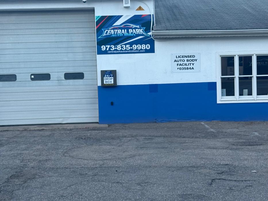 CENTRAL PARK AUTO BODY &amp; COLLISION, INC Logo