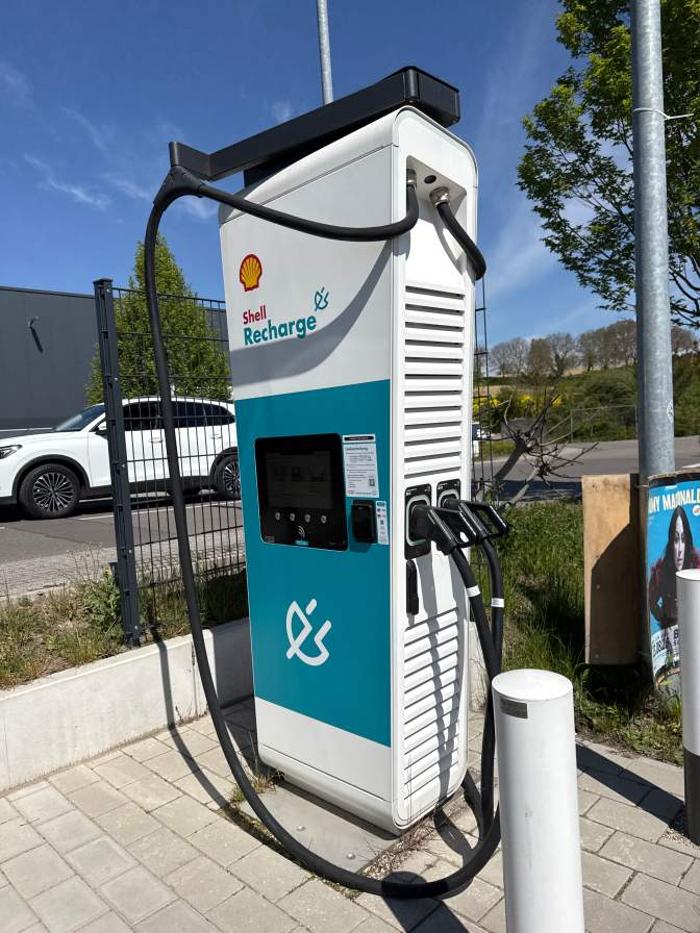 Shell Recharge Charging Station, Jöhlinger Straße in Walzbachtal