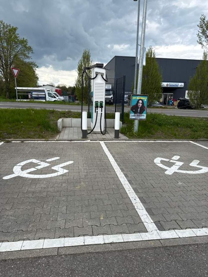 Shell Recharge Charging Station, Jöhlinger Straße in Walzbachtal
