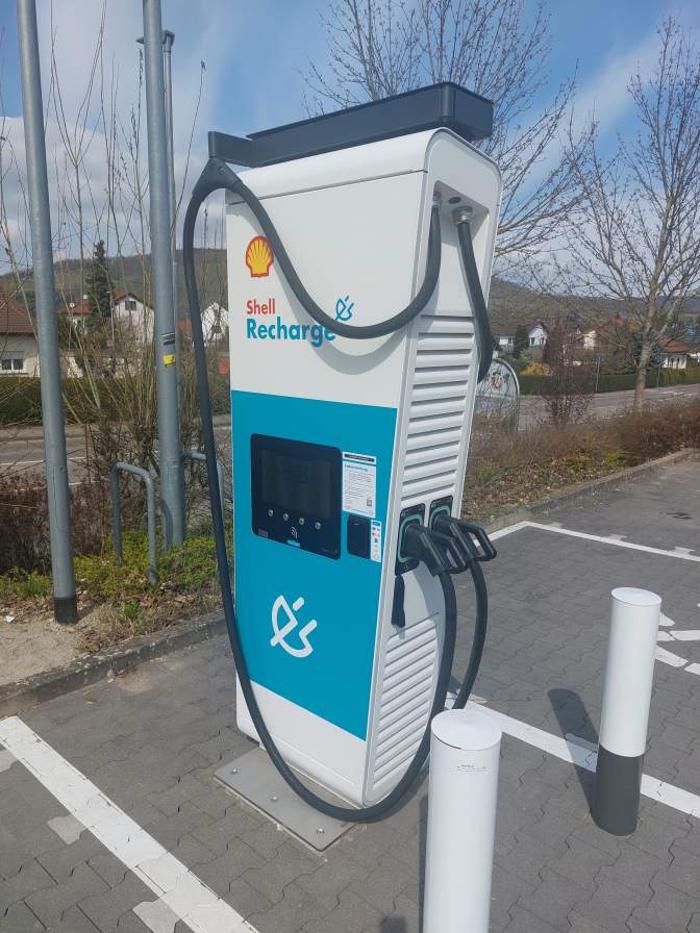 Shell Recharge Charging Station, Pforzheimer Straße in Vaihingen an der Enz